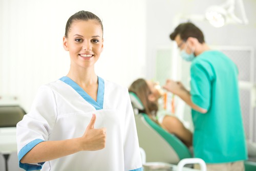 chirurgia implantare senza bisturi a Roma