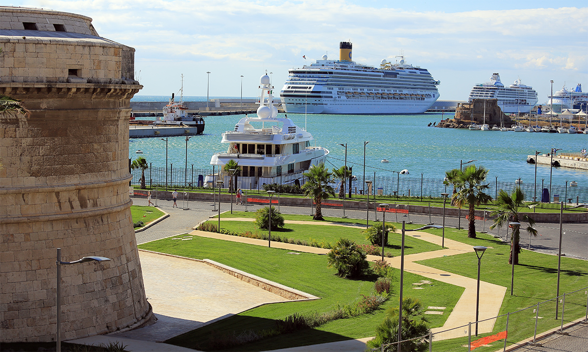 Trasferimento da Roma a Porto di Civitavecchia - Mezzi di Classe a Prezzi Comodi.